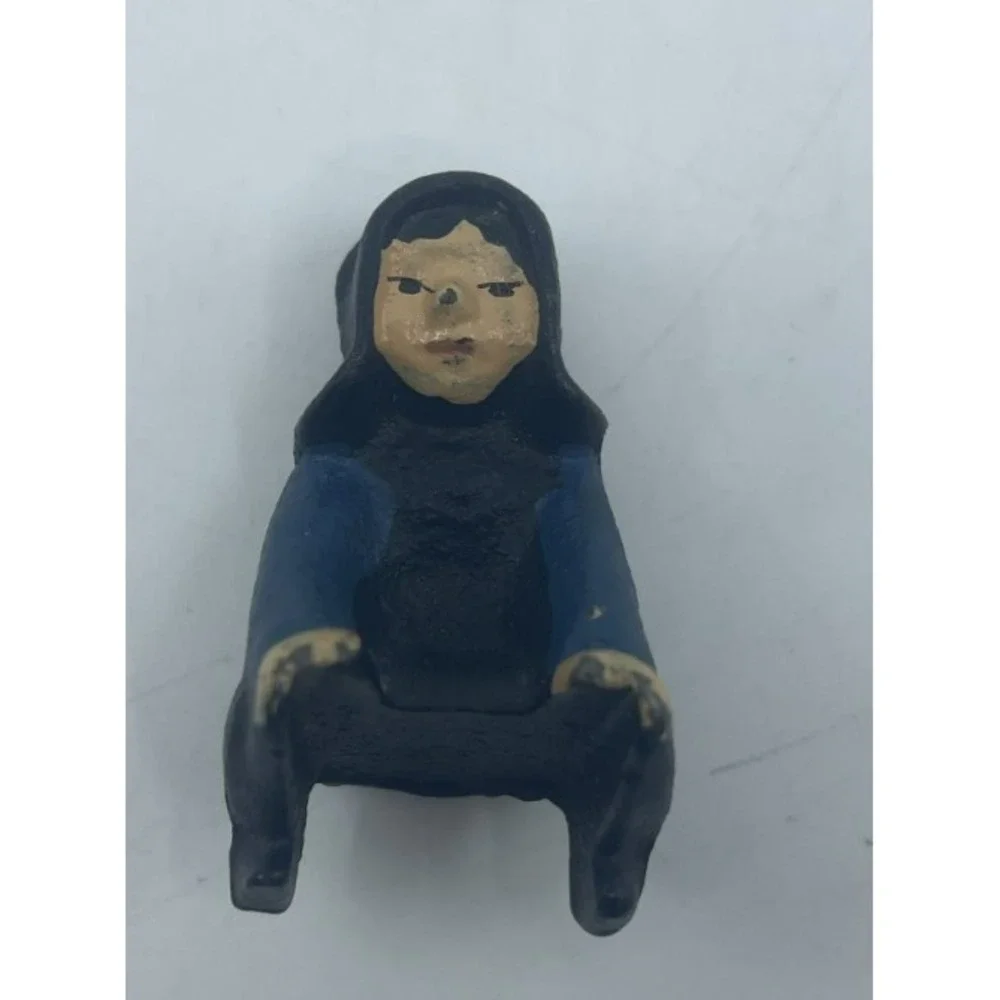 Vintage Cast Iron‎ Amish Couple Miniature Shelf Sitters Painted Set 2 2